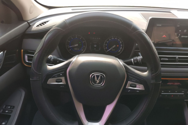 长安 逸动DT 2019款 1.6L 手动舒享型 国VI中控内饰13