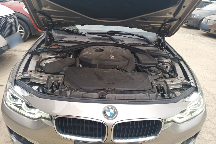 宝马3系 2017款 320Li 时尚型机舱底盘24