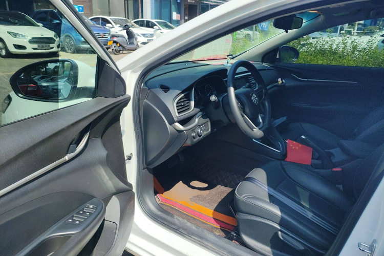 别克 英朗 2021款 改款 典范 1.5L 自动精英型中控内饰7003