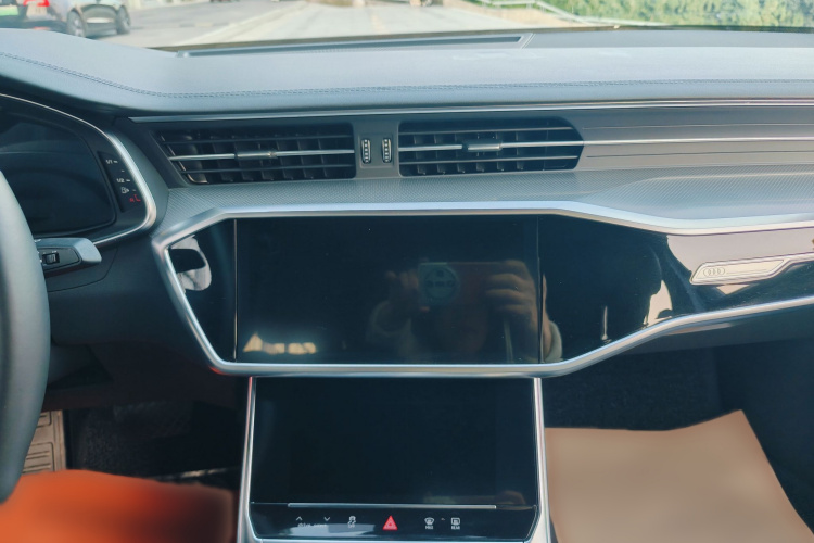 奥迪A6L 2024款 45 TFSI 臻选动感型局部细节16