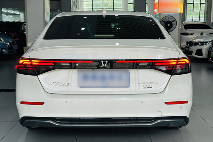 本田 雅阁 2023款 260TURBO 卓越版车身外观6003