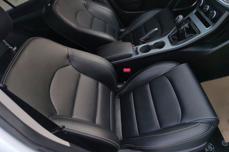 吉利汽车 帝豪 2021款 UP 1.5L 手动舒适型局部细节41