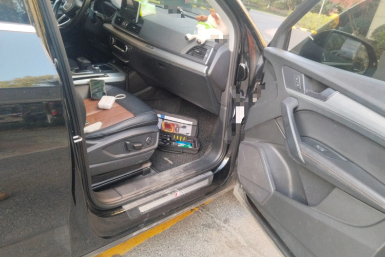 奥迪Q5L 2020款 40 TFSI 荣享时尚型局部细节9005