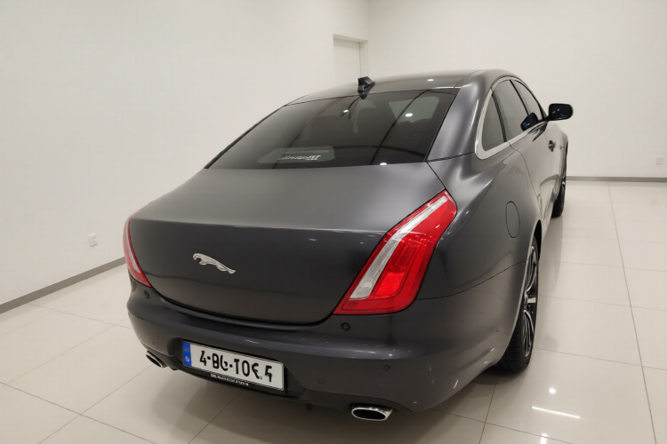 捷豹XJ 2016款 XJL 3.0 SC 两驱典雅商务版车身外观6