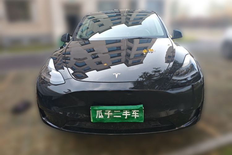 特斯拉 Model Y 2022款 后轮驱动版车身外观2