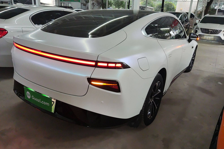 小鹏P7 2023款 586E车身外观6006