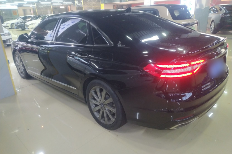 福特 金牛座 2019款 EcoBoost 245 尊享版车身外观4