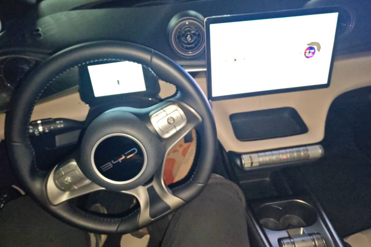 比亚迪 海豚 2023款 420km 时尚版中控内饰12