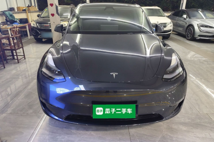特斯拉 Model Y 2024款 长续航全轮驱动版车身外观2