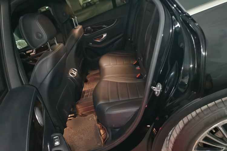 奔驰GLC 2018款 改款 GLC 260 4MATIC 动感型中控内饰21