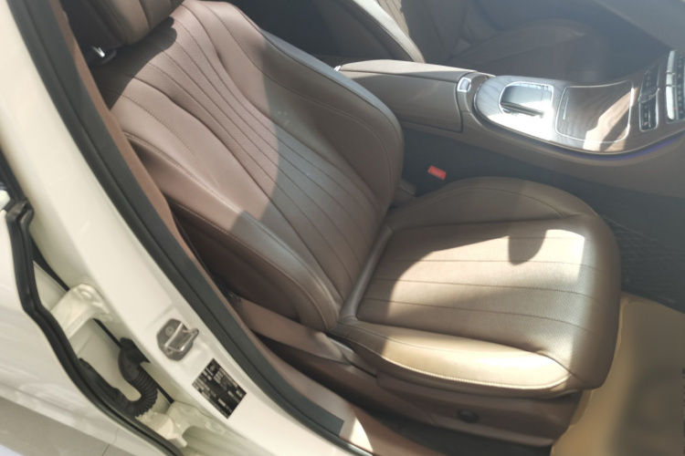 奔驰E级 2019款 改款 E 300 L 时尚型局部细节41