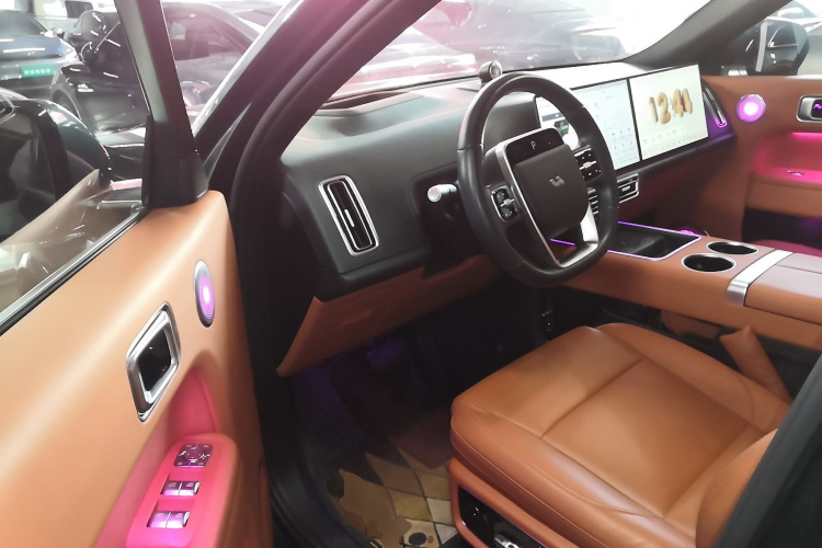 理想汽车 理想L9 2024款 Ultra中控内饰7003