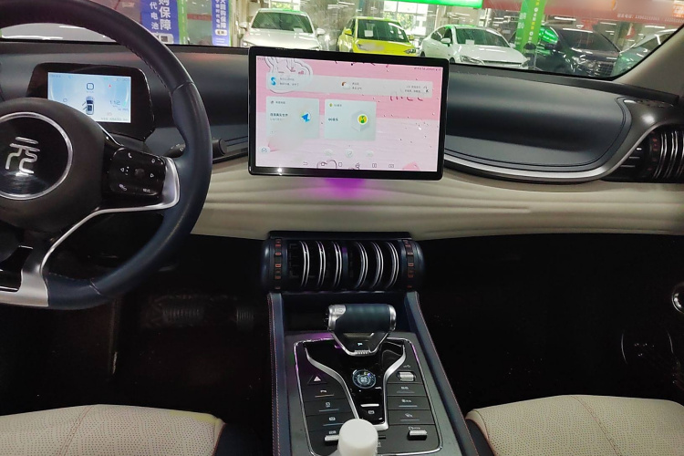 比亚迪 元PLUS 2022款 430KM 尊贵型局部细节16