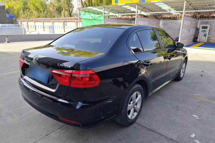 大众 朗逸 2017款 1.6L 自动舒适版车身外观7