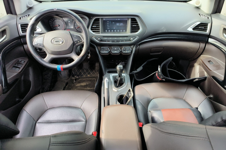 广汽传祺 传祺GS4 2015款 200T 手动精英版中控内饰12