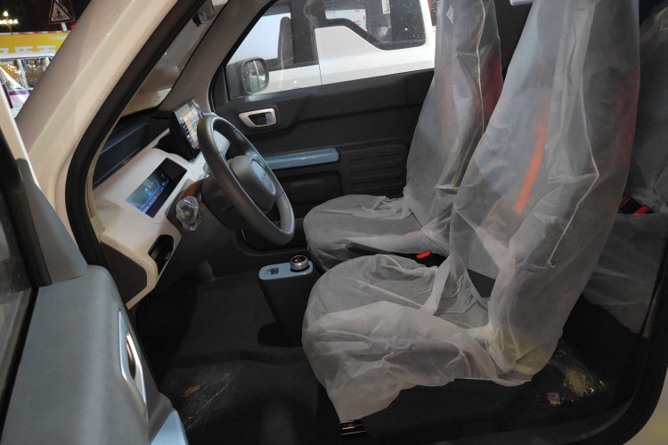 吉利银河 2024款 熊猫mini 200km 耐力熊中控内饰19