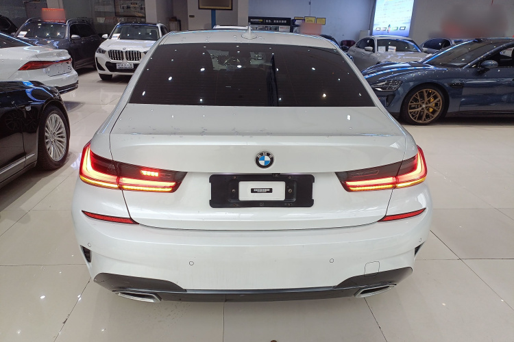 宝马3系 2022款 改款 320Li M运动套装车身外观6