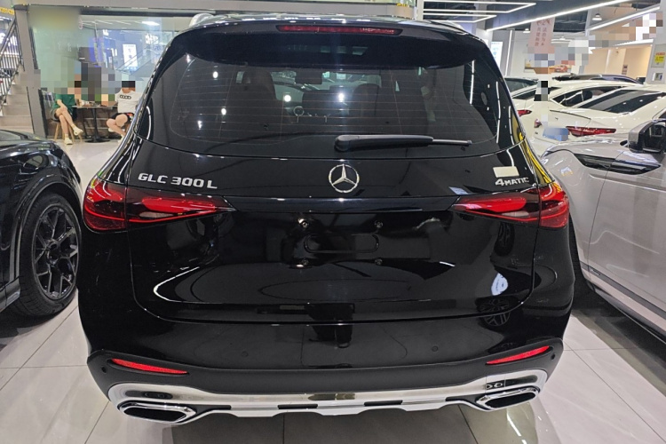 奔驰GLC 2023款 GLC 300 L 4MATIC 动感型 5座车身外观6