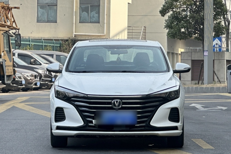 长安 逸动 2020款 PLUS 1.6L GDI 自动豪华型车身外观6005