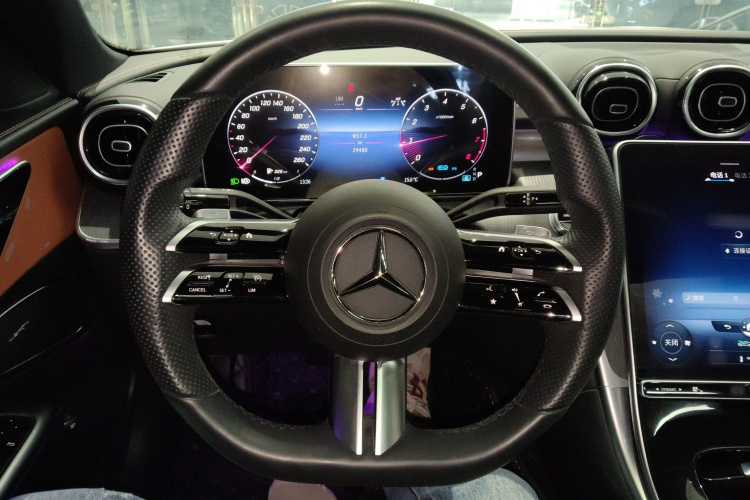 奔驰C级 2022款 改款 C 200 L 运动版局部细节13
