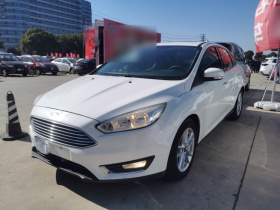 福特 福克斯 2017款 三厢 EcoBoost 180 自动精英型