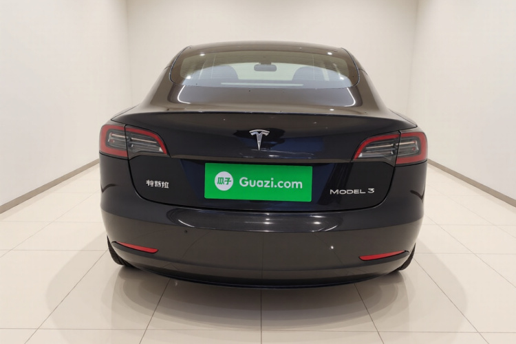 特斯拉 Model 3 2022款 后轮驱动版车身外观6