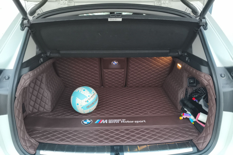 宝马X1 2018款 sDrive18Li 尊享型机舱底盘23