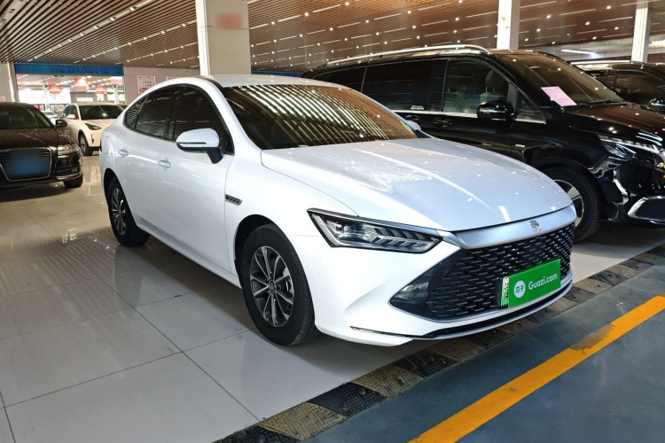 比亚迪 秦PLUS 2023款 冠军版 DM-i 55KM领先型车身外观6002