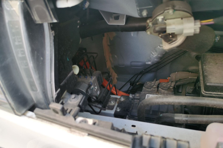 上汽大通MAXUS 大拿V1 2024款 V1 短轴低顶 多功能版（51kWh）局部细节9006