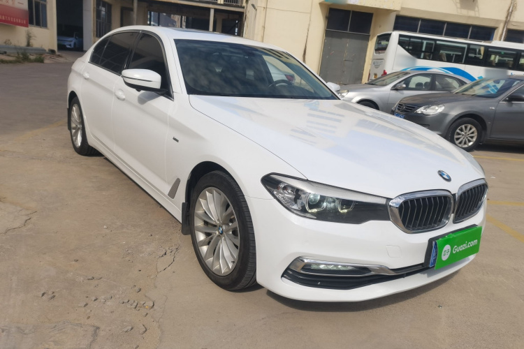 宝马5系 2018款 改款 530Li 领先型 豪华套装车身外观3