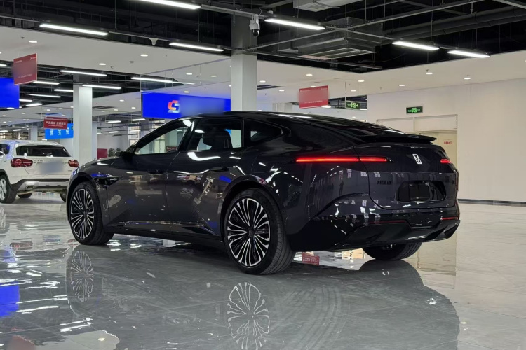 阿维塔12 2025款 Ultra增程版车身外观6005