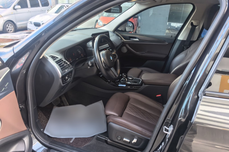 宝马X3 2022款 xDrive30i 领先型 M曜夜套装中控内饰7002