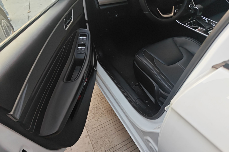 奇瑞 艾瑞泽5 2019款 改款PRO 1.5L CVT青春版 国VI中控内饰20