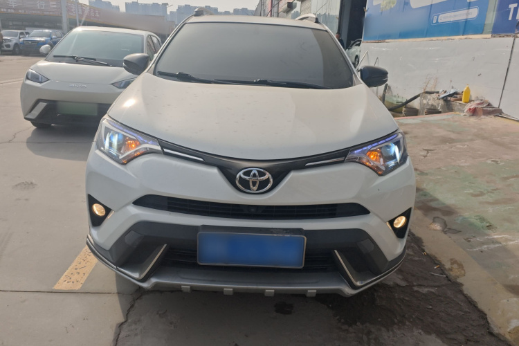丰田 RAV4荣放 2018款 2.0L CVT两驱风尚X版车身外观6001