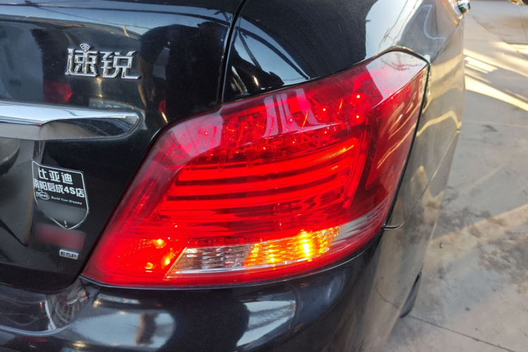 比亚迪 速锐 2014款 1.5TID 自动豪华型车身外观9