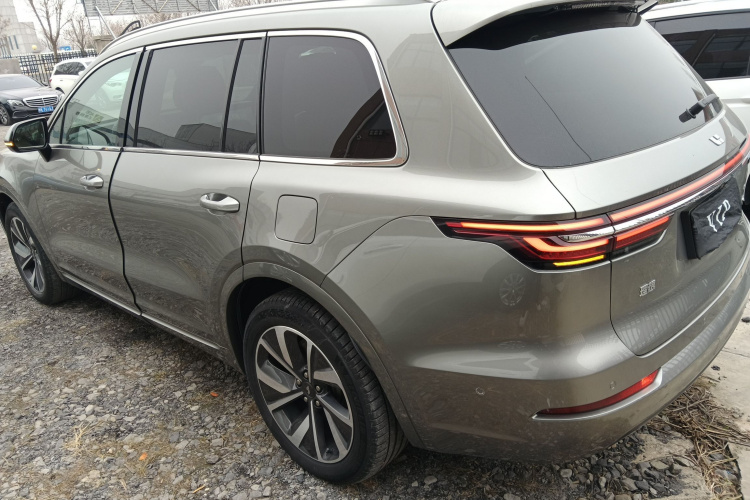 理想汽车 理想ONE 2021款 增程6座版车身外观4