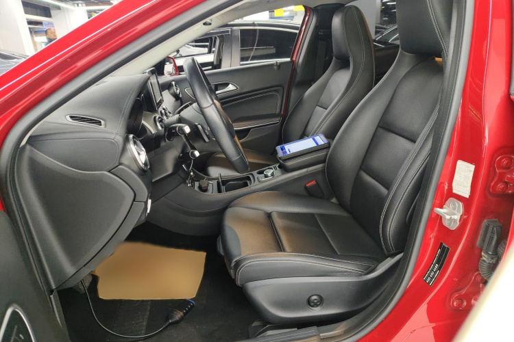 奔驰GLA 2016款 GLA 200 时尚型局部细节19