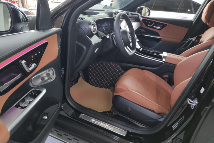 奔驰GLC 2023款 改款 GLC 300 L 4MATIC 豪华型 7座中控内饰20