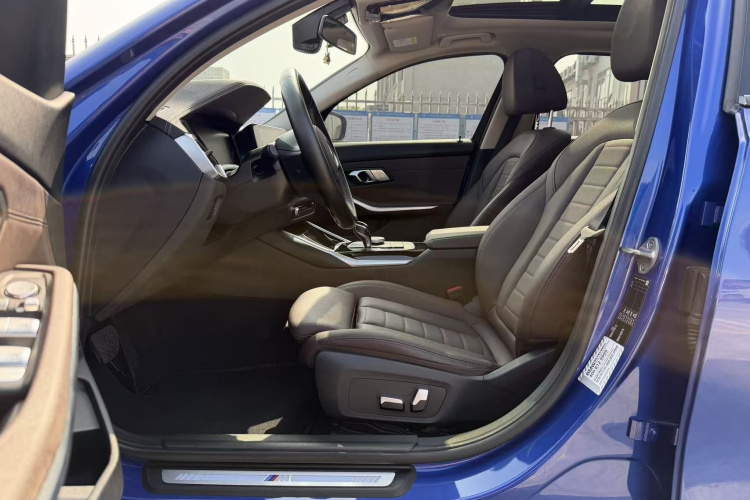 宝马3系 2020款 320Li M运动套装中控内饰7007