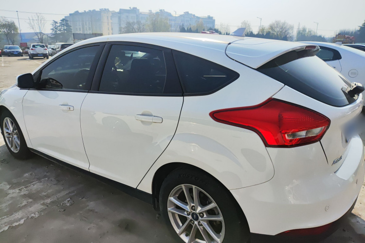 福特 福克斯 2017款 两厢 1.6L 自动风尚型智行版车身外观6003