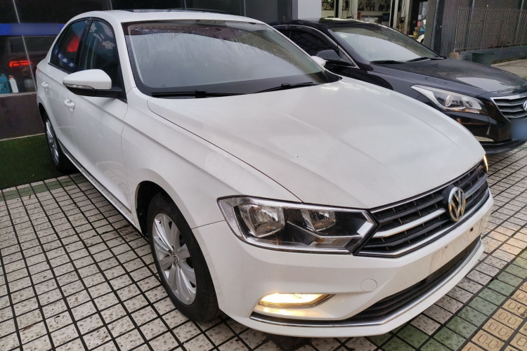 大众 宝来 2016款 1.6L 自动舒适型车身外观3