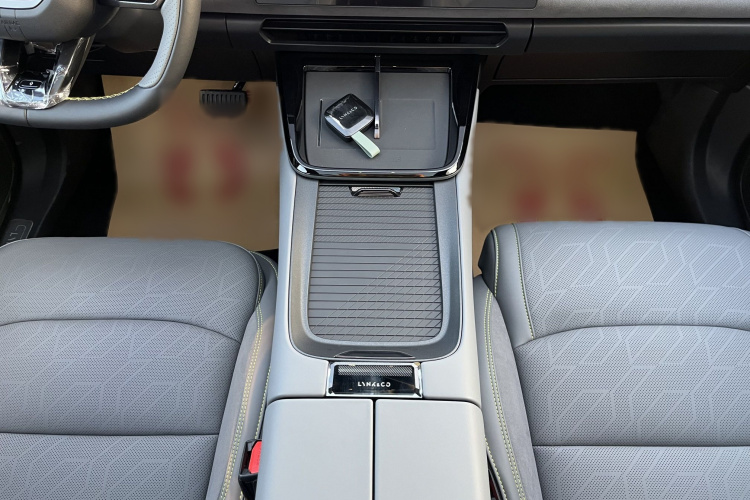 领克08 EM-P 2025款 245km 超长续航Halo中控内饰7006