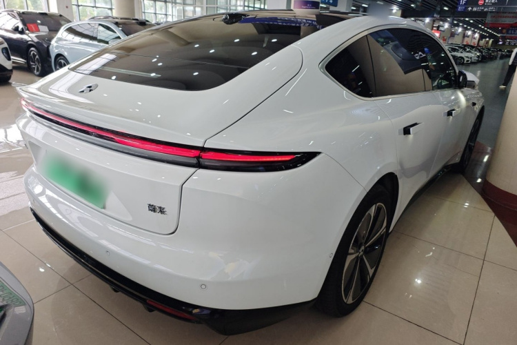 蔚来ET5 2025款 75kWh车身外观7