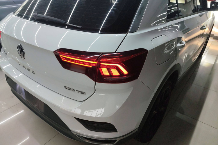 大众 T-ROC探歌 2020款 230TSI DSG两驱进取型车身外观9