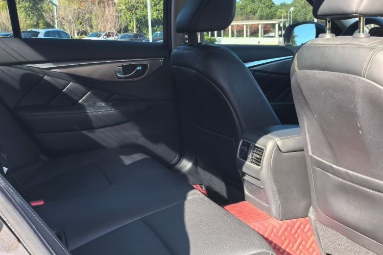 英菲尼迪Q50L 2018款 2.0T 逸享版 国VI中控内饰7003