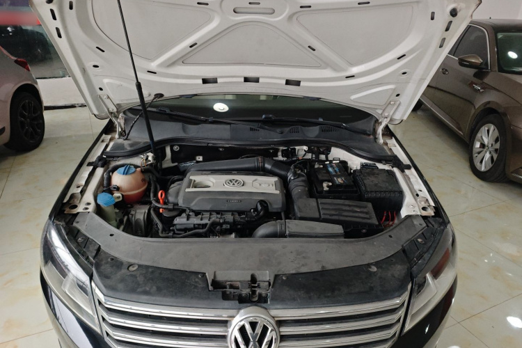 大众 迈腾 2013款 1.8TSI 领先型机舱底盘24