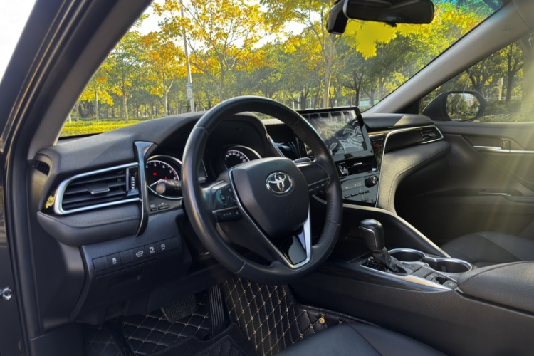 丰田 凯美瑞 2022款 2.0GVP 领先版中控内饰7007