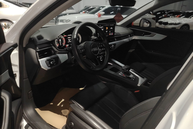 奥迪A4L 2022款 40 TFSI 时尚动感型中控内饰20