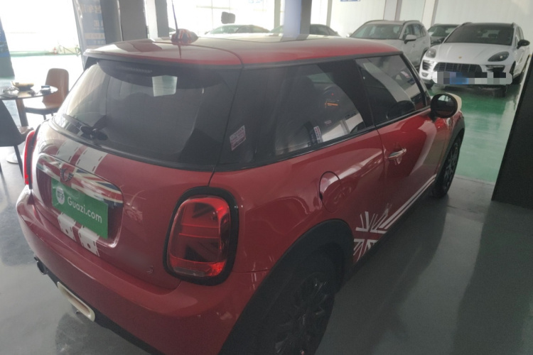 MINI 2020款 1.5T ONE PLUS车身外观7