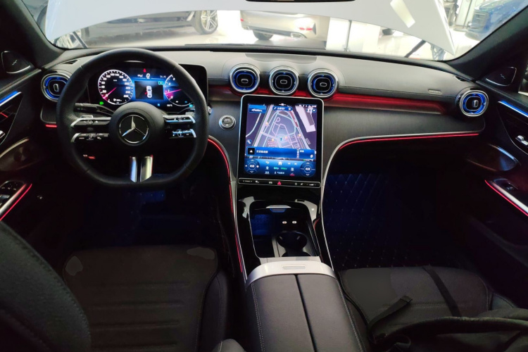 奔驰C级 2023款 C 260 L 皓夜运动版中控内饰7002